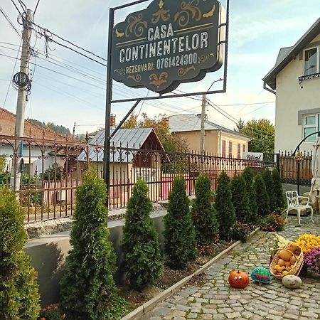 Casa Continentelor Hotel Къмпулунг Екстериор снимка