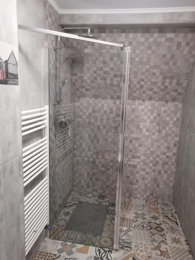 Casa Continentelor Hotel Къмпулунг Екстериор снимка