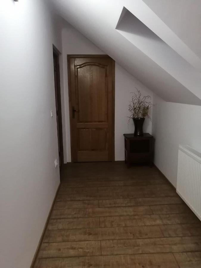 Casa Continentelor Hotel Къмпулунг Екстериор снимка