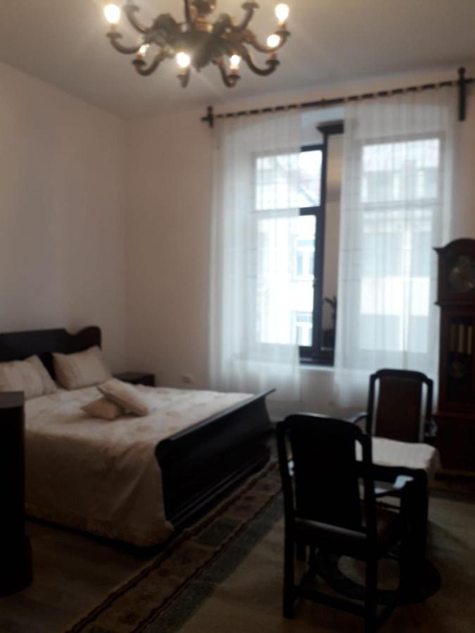 Casa Continentelor Hotel Къмпулунг Екстериор снимка