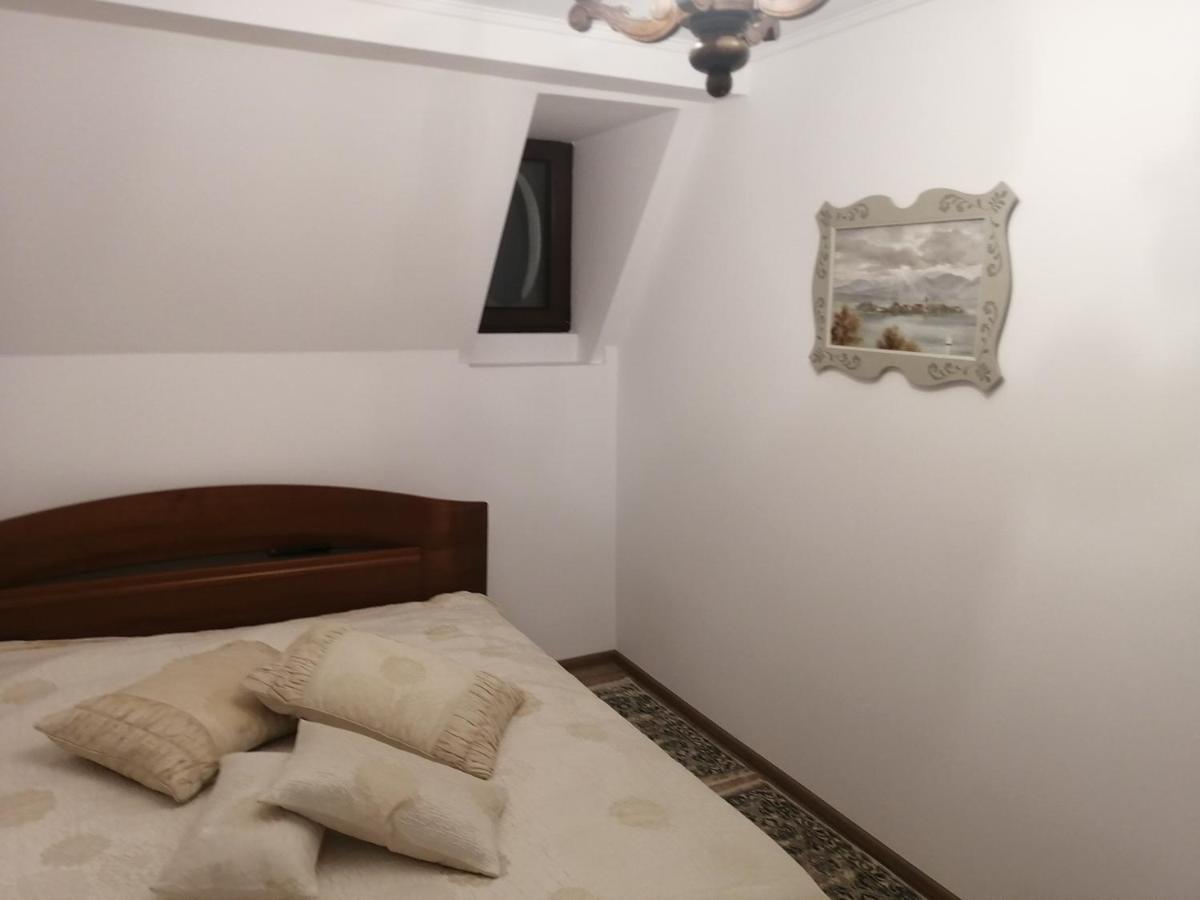 Casa Continentelor Hotel Къмпулунг Екстериор снимка