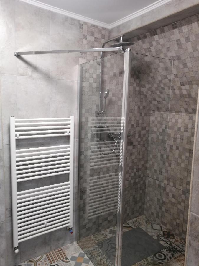 Casa Continentelor Hotel Къмпулунг Екстериор снимка