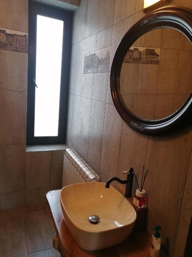 Casa Continentelor Hotel Къмпулунг Екстериор снимка