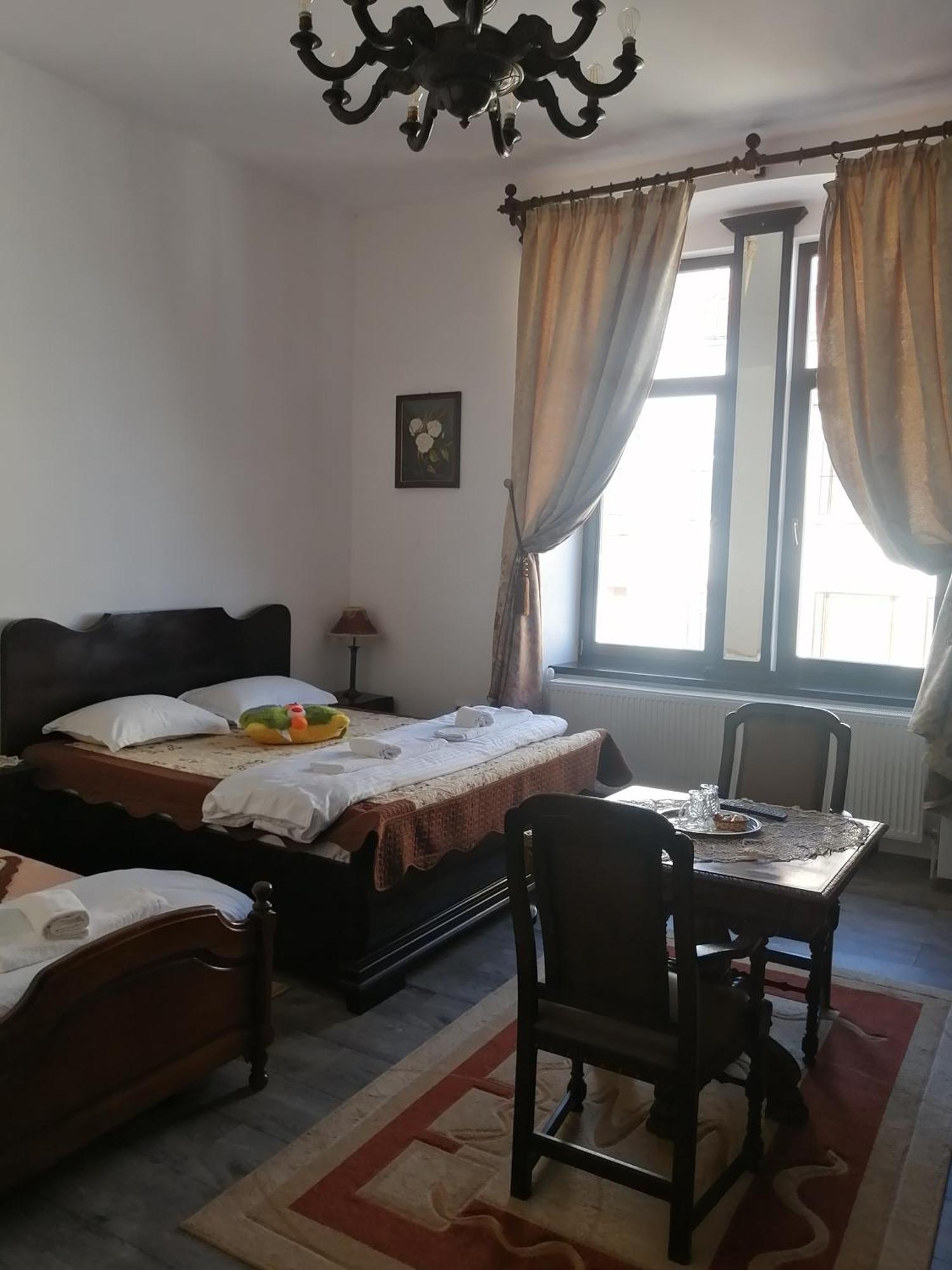 Casa Continentelor Hotel Къмпулунг Екстериор снимка